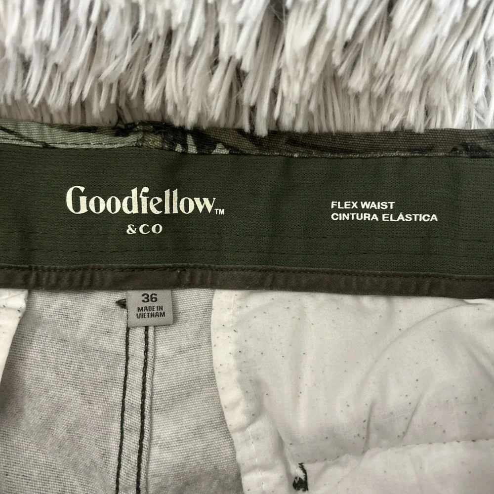 Camouflage Green Palms Tropical‎ Cargo Utility Shorts Flex Waist Size 36 Bermuda